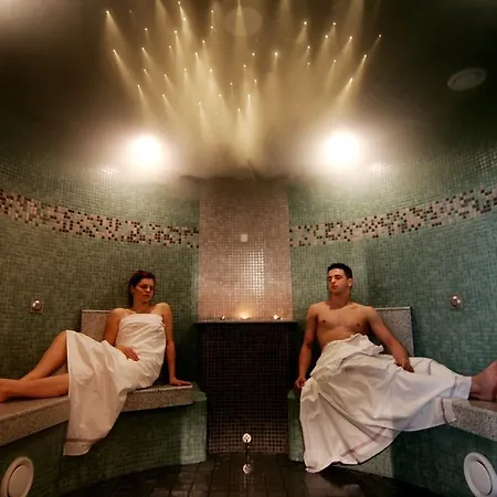 酒店 Empire 特尔纳瓦