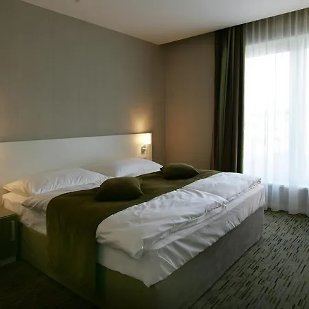 Empire Hotel 4*