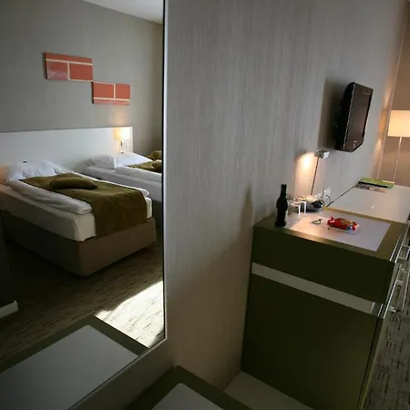 Empire Hotel