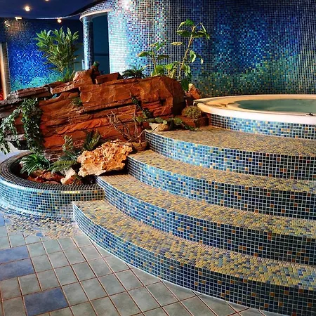 酒店 Empire 特尔纳瓦