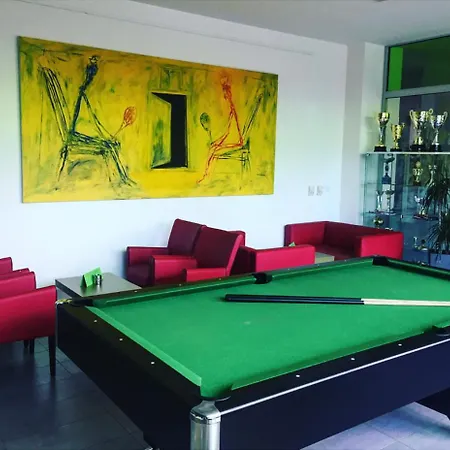 Empire Hotel
